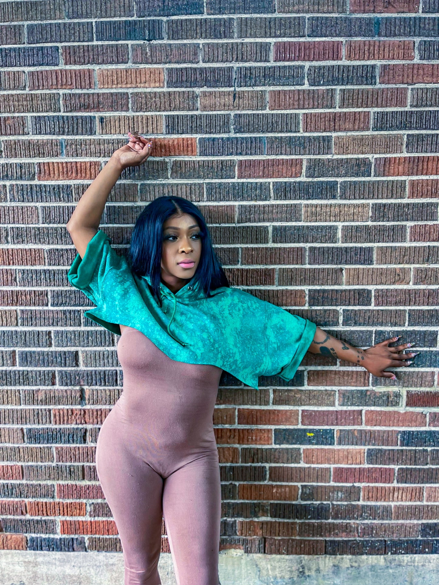 B.creative crop hoodie