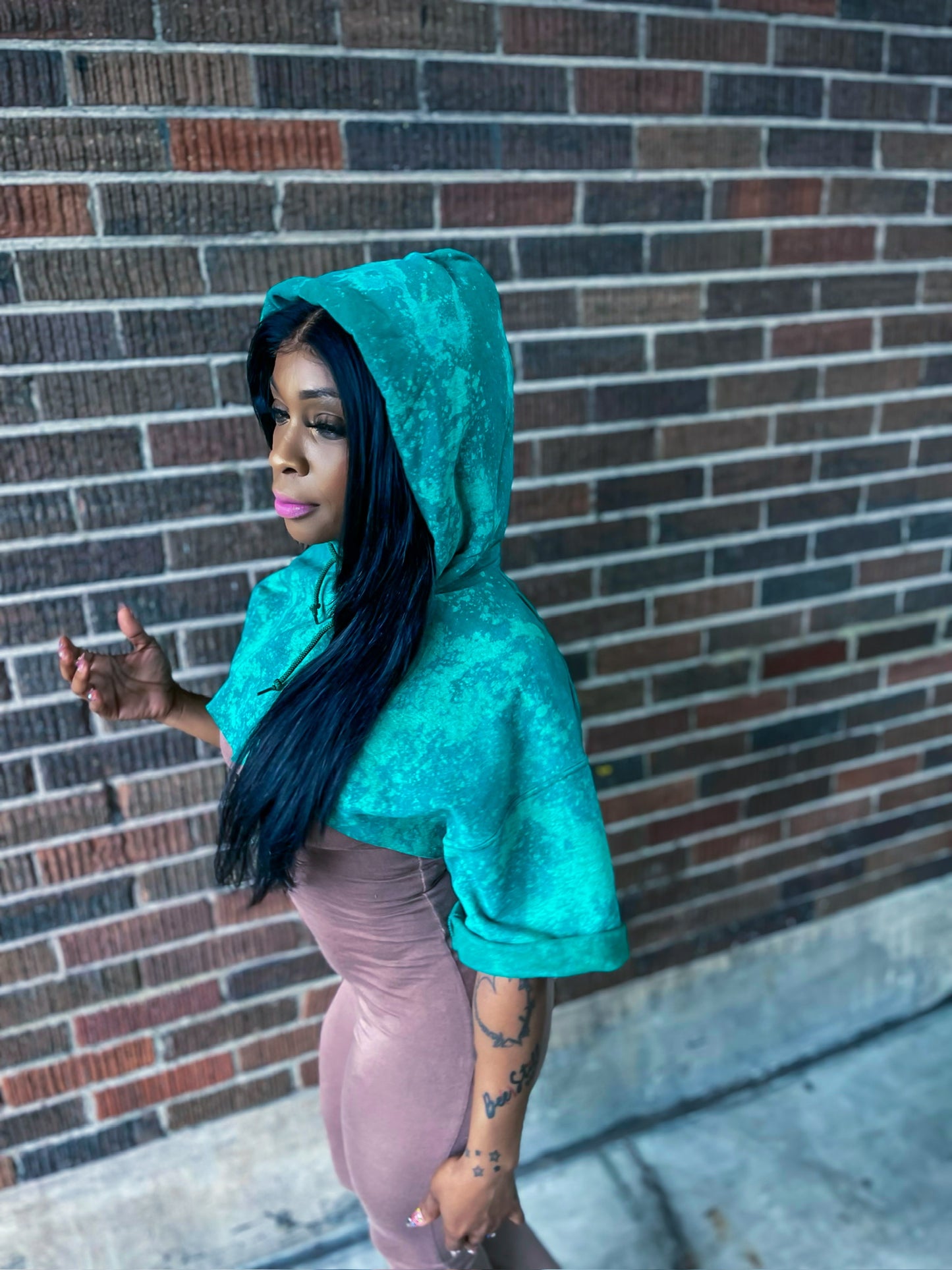 B.creative crop hoodie