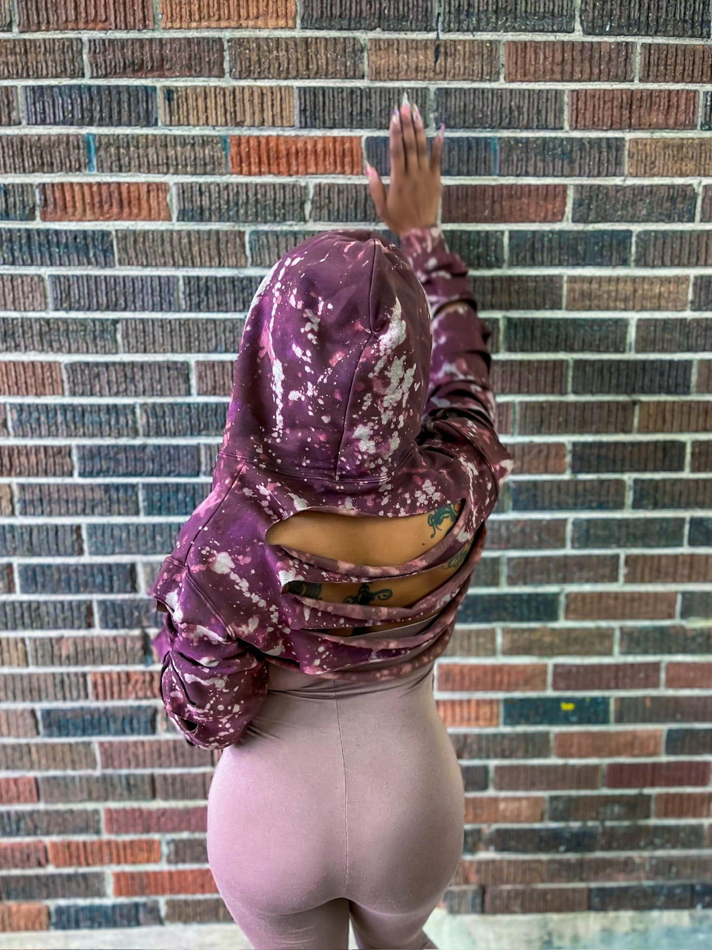 B.creative crop hoodie
